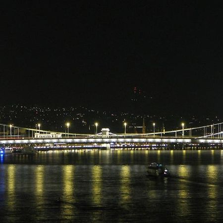Riverside City Center, 5Th District Budapest Exterior photo