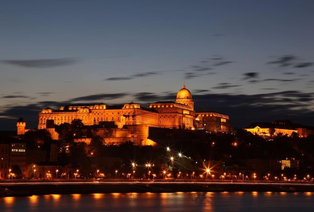 Riverside City Center, 5Th District Budapest Exterior photo