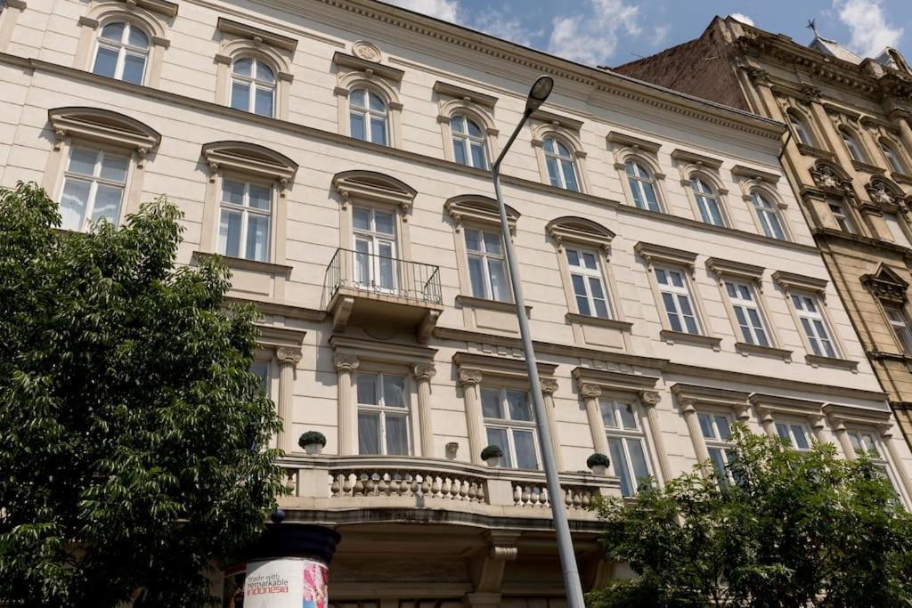 Riverside City Center, 5Th District Budapest Exterior photo